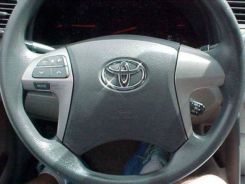Used 2009 Toyota Camry FWD image 29
