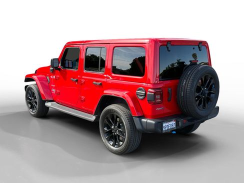 Used 2023 Jeep Wrangler Unlimited Sahara w/ Cold Weather Group AWD/4WD image 3