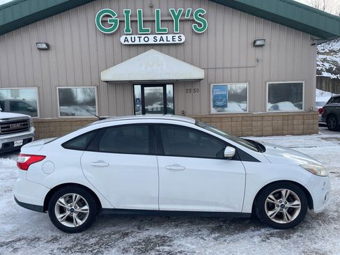 Used 2014 Ford Focus SE image 1