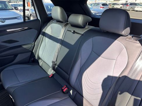 New 2026 Volkswagen Tiguan SE R-Line AWD/4WD image 17