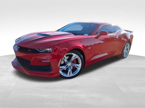 Used 2022 Chevrolet Camaro SS image 2