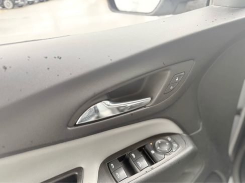 Used 2023 Chevrolet Equinox LS w/ Sport Edition image 13