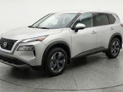 Used 2025 Nissan Rogue SV AWD/4WD image 3