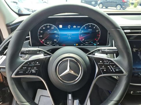 Used 2025 Mercedes-Benz E 350 4MATIC Sedan image 20