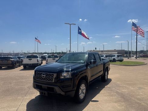 Used 2022 Nissan Frontier SV AWD/4WD image 8