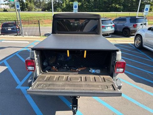 Used 2021 Jeep Gladiator Sport AWD/4WD image 6