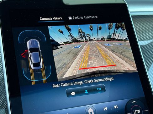 Used 2025 Mercedes-Benz CLE 300 4MATIC Coupe image 17