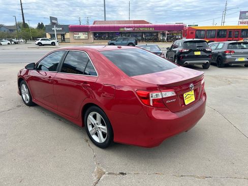 Used 2014 Toyota Camry SE w/ Leather Package FWD image 5