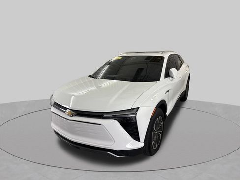Used 2024 Chevrolet Blazer EV LT AWD/4WD image 4