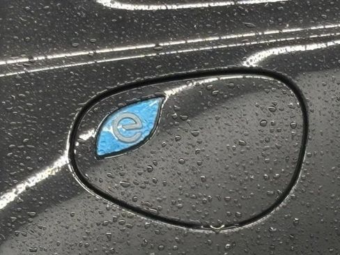 Used 2024 Chrysler Pacifica Select image 7