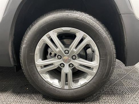 Used 2024 GMC Terrain SLE w/ Driver Convenience Package image 16