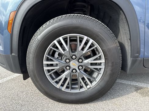 Used 2026 Chevrolet Traverse LT w/ Driver Confidence Package FWD image 18