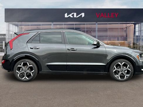 Certified 2024 Kia Niro SX Touring FWD image 3