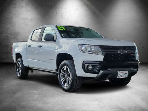 Used 2021 Chevrolet Colorado Z71 AWD/4WD image 2