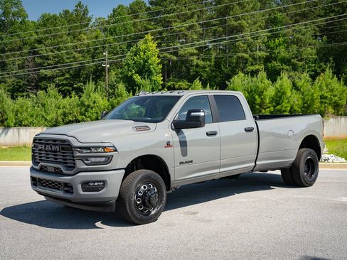 New 2026 RAM 3500 Big Horn AWD/4WD image 3