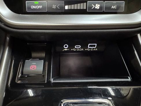 Certified 2025 Subaru Legacy Limited image 22