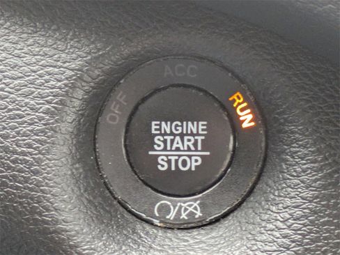 Used 2019 Jeep Cherokee Limited image 27