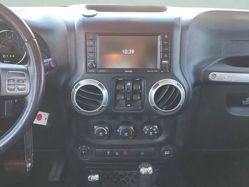 Used 2016 Jeep Wrangler Unlimited Sahara AWD/4WD image 13
