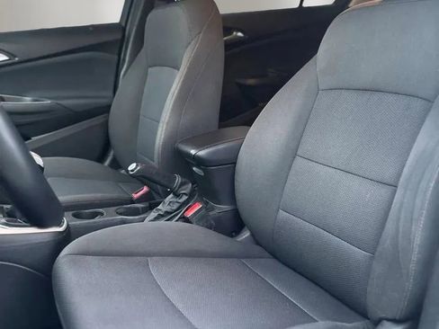 Used 2018 Chevrolet Cruze LS FWD image 10