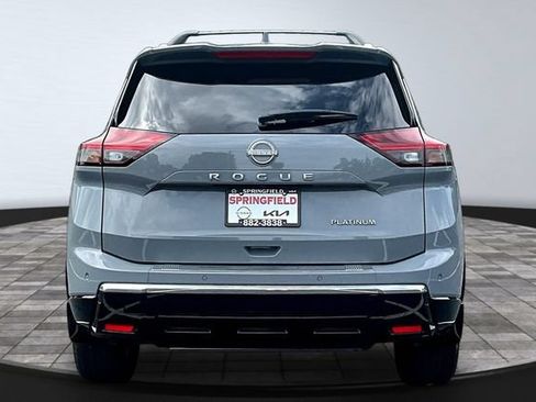 Used 2025 Nissan Rogue Platinum FWD image 5