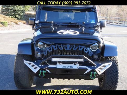 Used 2014 Jeep Wrangler Unlimited Sahara image 5