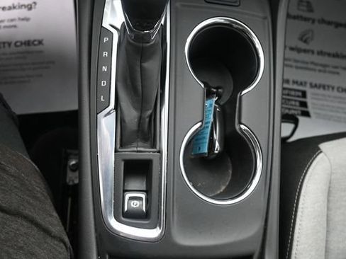 Used 2023 Chevrolet Equinox LT w/ Driver Convenience Package FWD image 17