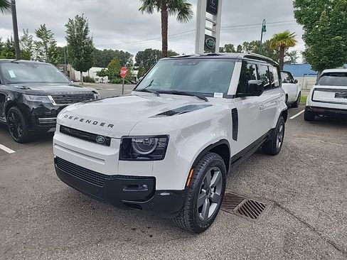 New 2026 Land Rover Defender 110 X-Dynamic SE AWD/4WD image 1