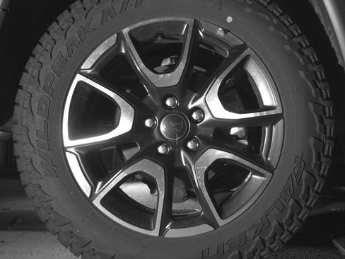 Used 2025 Jeep Compass Trailhawk image 15