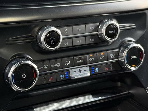 Used 2023 Ford F150 Lariat w/ Equipment Group 502A High image 18