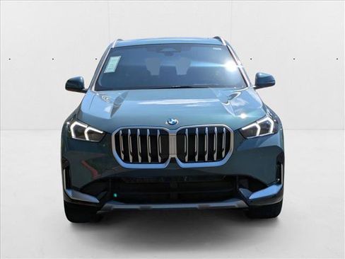 Used 2025 BMW X1 xDrive28i w/ Technology Package image 5