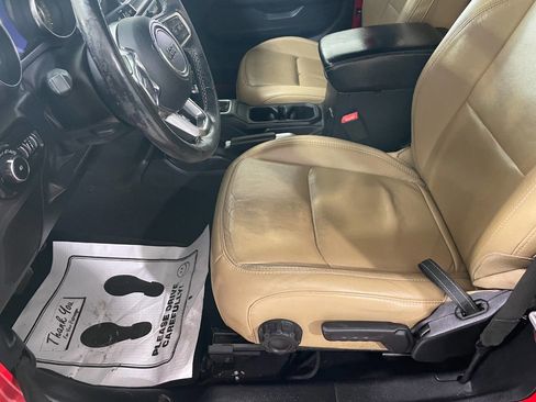 Used 2019 Jeep Wrangler Rubicon w/ Cold Weather Group image 17