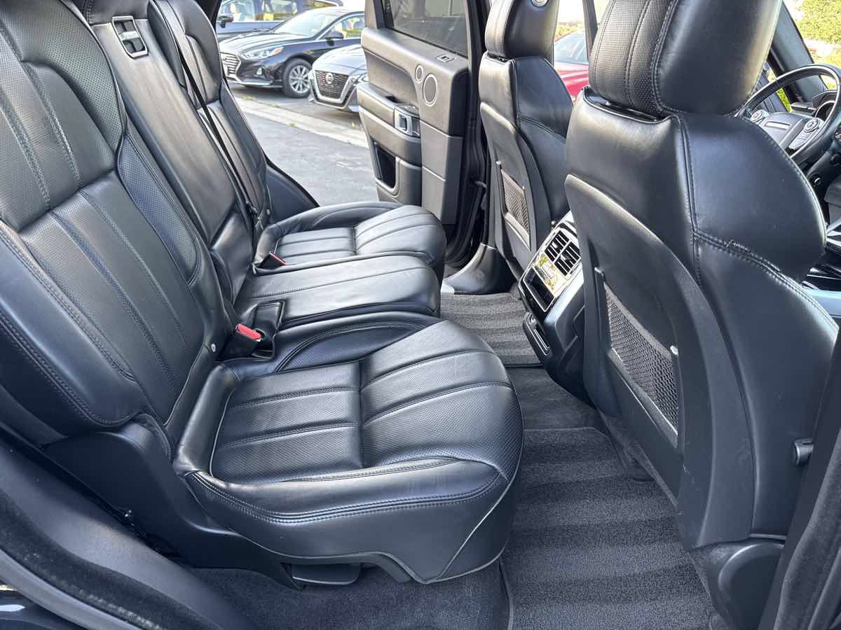 Used 2016 Land Rover Range Rover Sport HSE AWD/4WD image 24