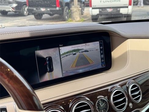 Used 2018 Mercedes-Benz S 560 Sedan image 26