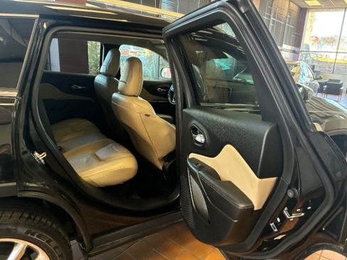 Used 2017 Jeep Cherokee Limited w/ Technology Group image 32