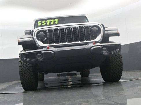 Used 2024 Jeep Wrangler Unlimited Rubicon w/ Technology Group image 40