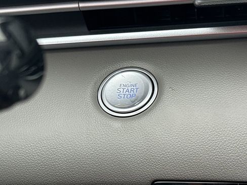 New 2025 Hyundai Elantra Sport image 30