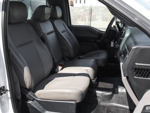 Used 2017 Ford F550 2WD Regular Cab Super Duty image 38