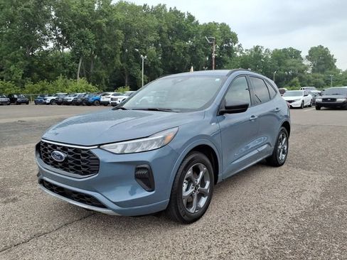 Certified 2023 Ford Escape ST-Line w/ Tech Pack #1 AWD/4WD image 3