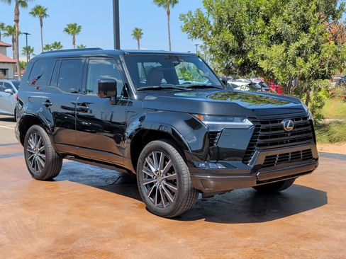 Used 2026 Lexus GX 550 w/ Accessory Package (2T) AWD/4WD image 1
