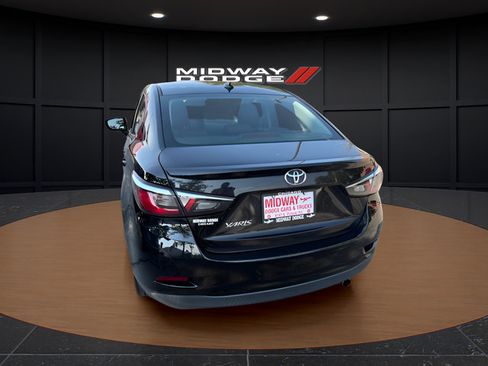 Used 2019 Toyota Yaris LE FWD image 6