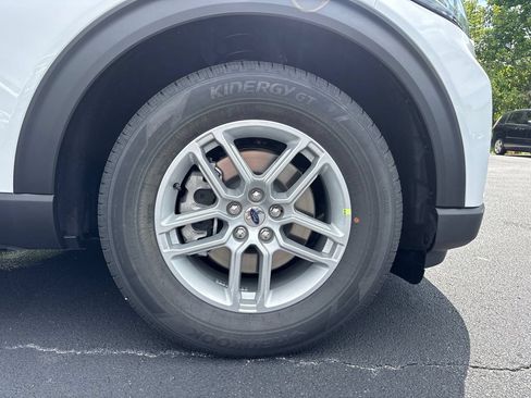 New 2026 Ford Explorer Active RWD image 10