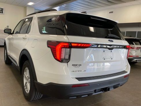 New 2025 Ford Explorer Active image 5