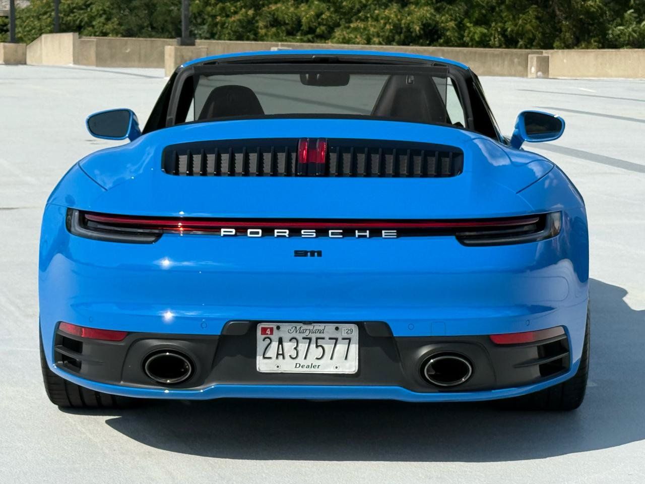 Used 2022 Porsche 911 Carrera w/ Premium Package RWD image 4