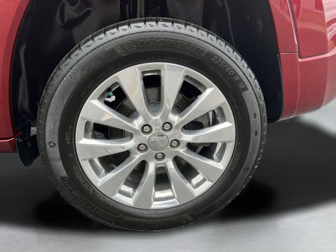 Used 2017 Jeep Cherokee Overland w/ Technology Group image 9