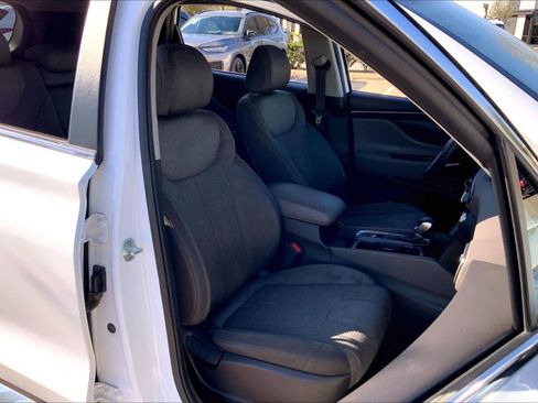Used 2020 Hyundai Santa Fe SE image 7