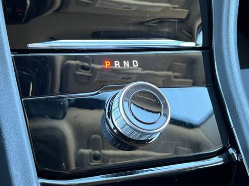 Used 2023 Jeep Grand Cherokee L Laredo image 23