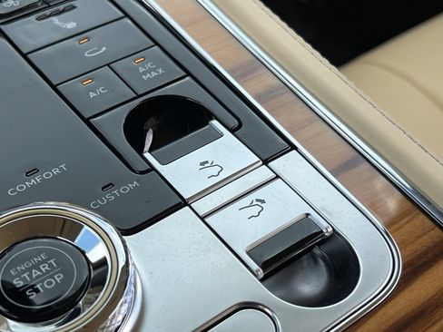 Used 2022 Bentley Continental GT image 31