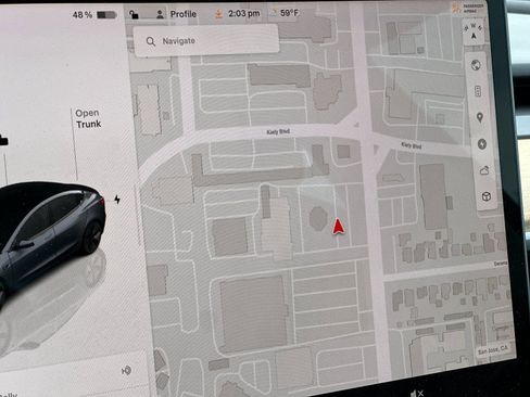 Used 2023 Tesla Model 3 Standard Range image 18