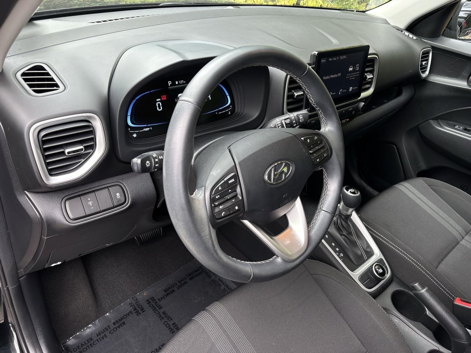 Certified 2023 Hyundai Venue SEL FWD image 16
