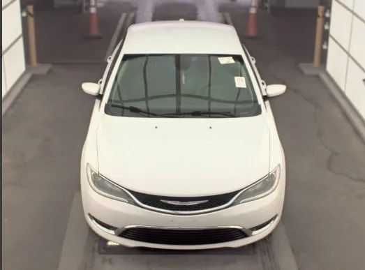 Used 2015 Chrysler 200 Limited w/ Convenience Group FWD image 3